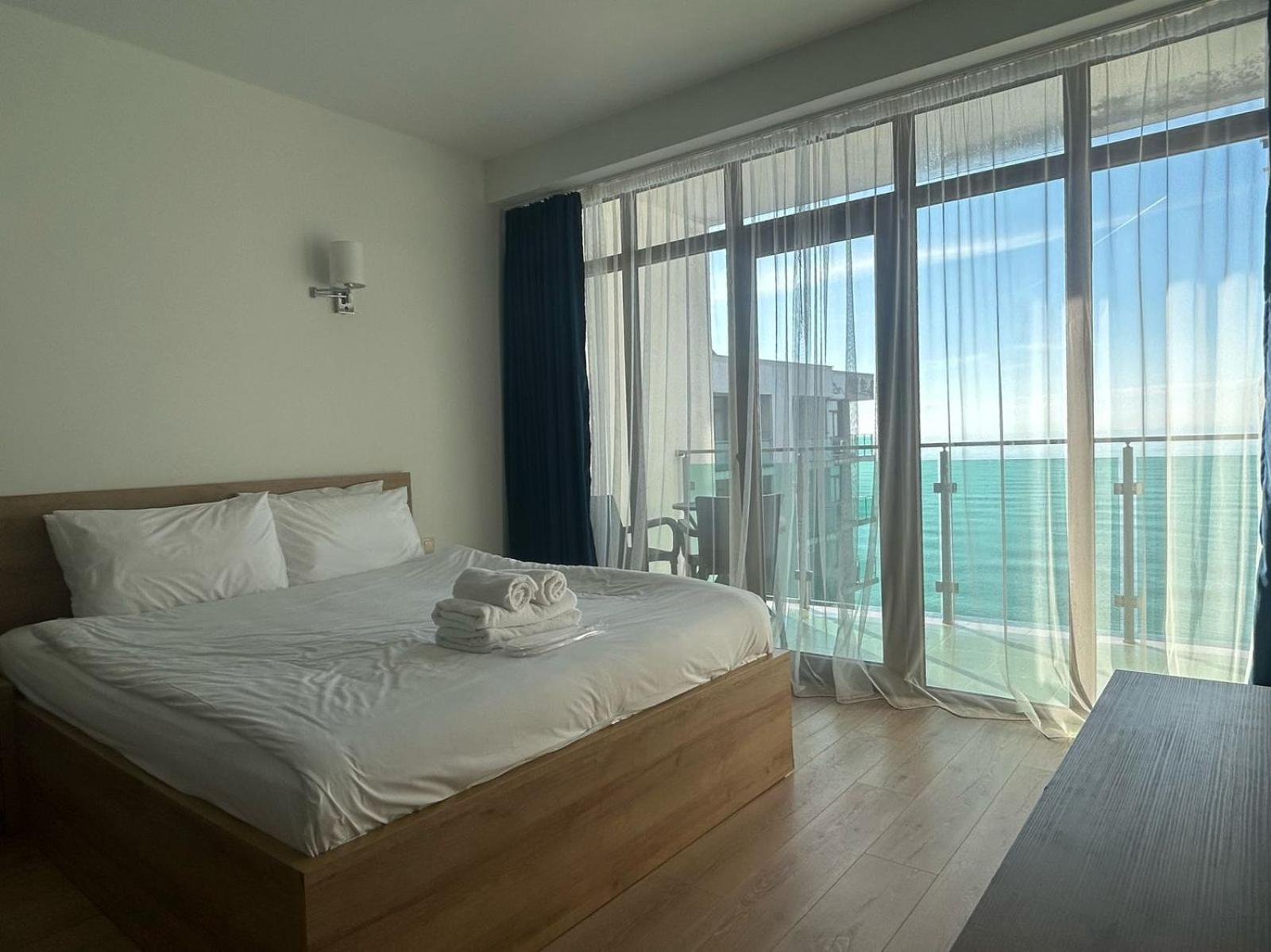 Aqua Batumi Hotel & Apartments Eksteriør billede
